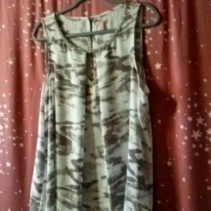 A juicy couture XL grey cute blouse